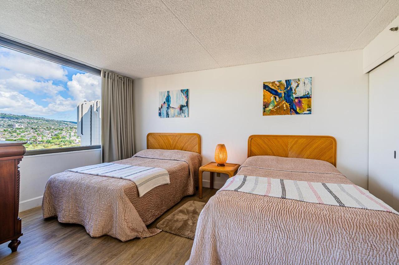 Free Parking, Pool, Sauna, Spa, Wifi, Bbq, Ac - Waikiki Banyan Honolulu Ngoại thất bức ảnh
