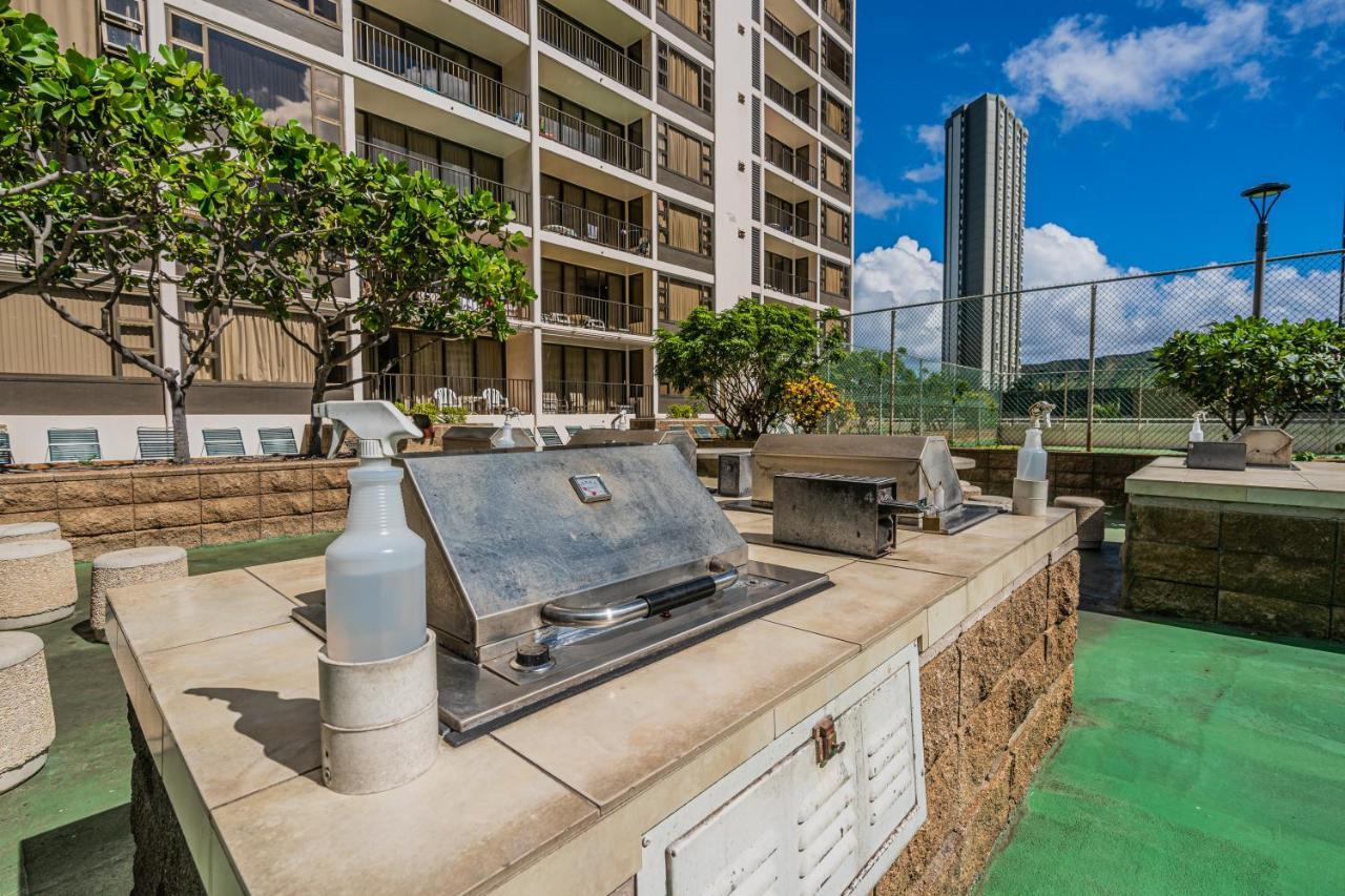 Free Parking, Pool, Sauna, Spa, Wifi, Bbq, Ac - Waikiki Banyan Honolulu Ngoại thất bức ảnh