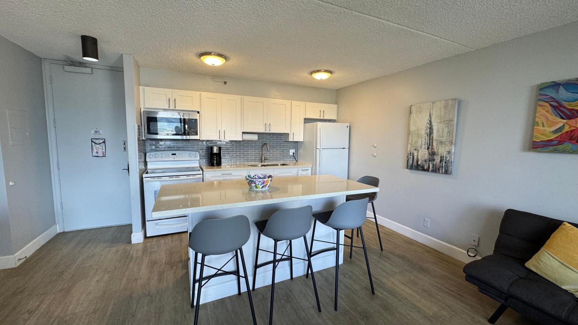 Free Parking, Pool, Sauna, Spa, Wifi, Bbq, Ac - Waikiki Banyan Honolulu Ngoại thất bức ảnh